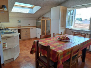 Appartamento Mansardato con 2 Camere da Letto